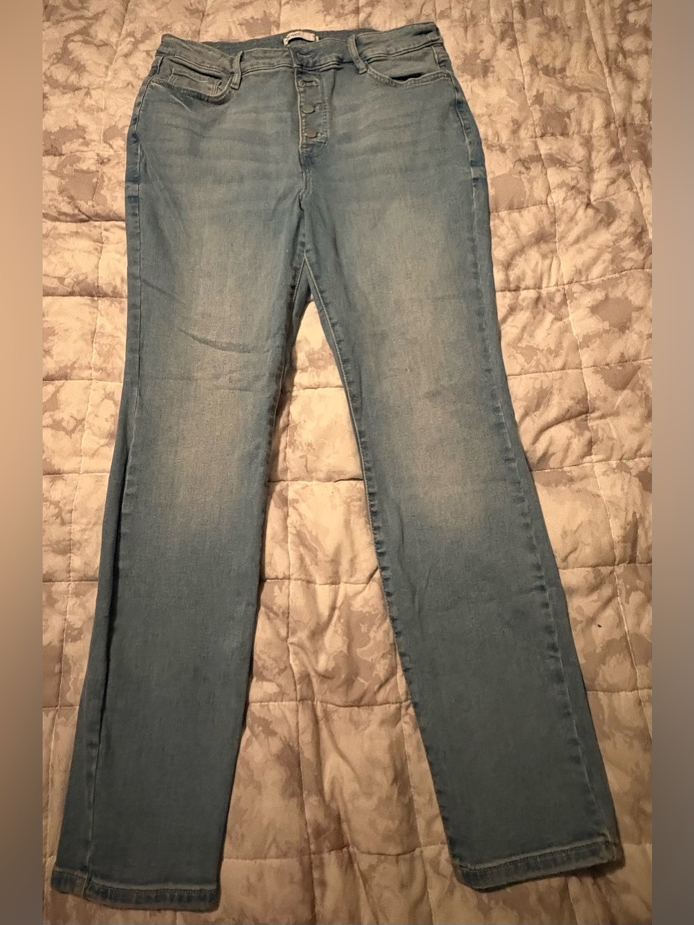 Nine West women’s size 16 light wash skinny jeans